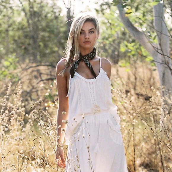 Hanging Rock Cami in White - Picture 2 of 6